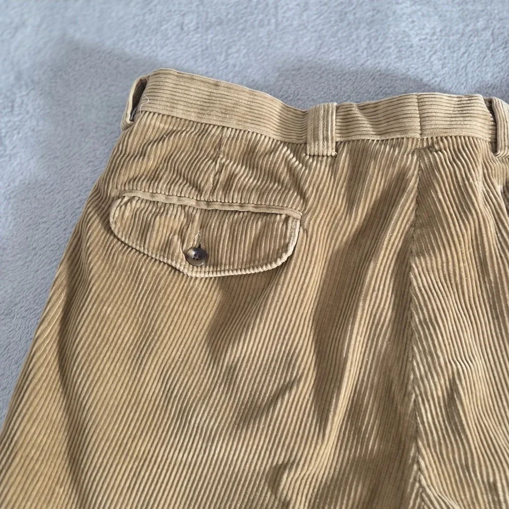 LL Bean Men's 35 (Fits 34x3) Corduroy Khaki Beige/Tan Pleated Cuffed Flap Pocket